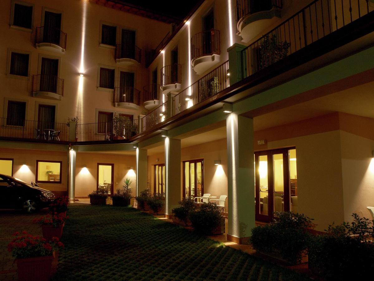 איסאו International Hotel מראה חיצוני תמונה