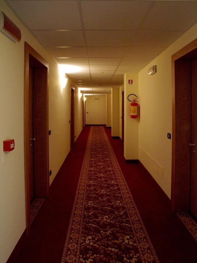 איסאו International Hotel מראה חיצוני תמונה