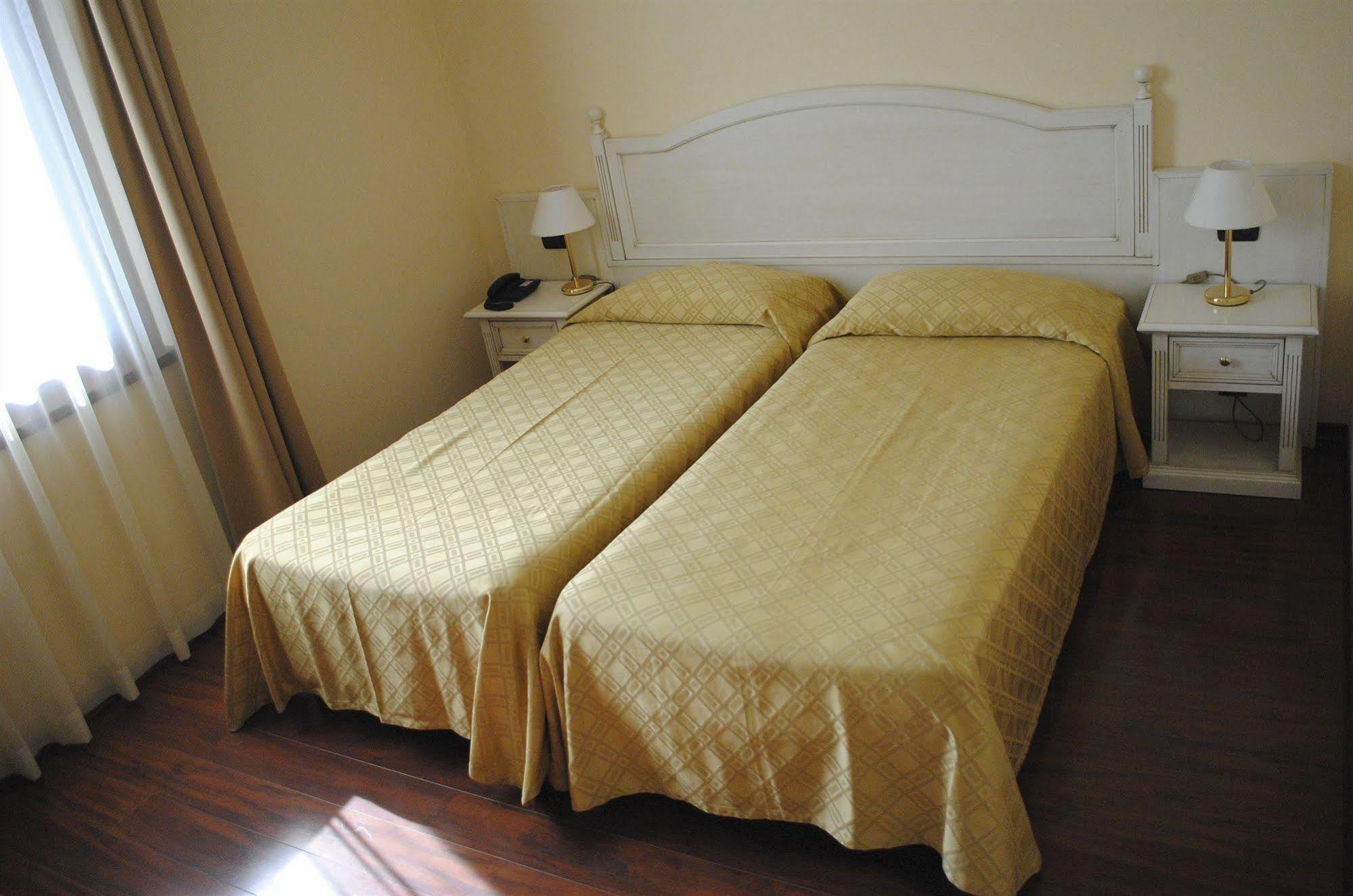 איסאו International Hotel מראה חיצוני תמונה
