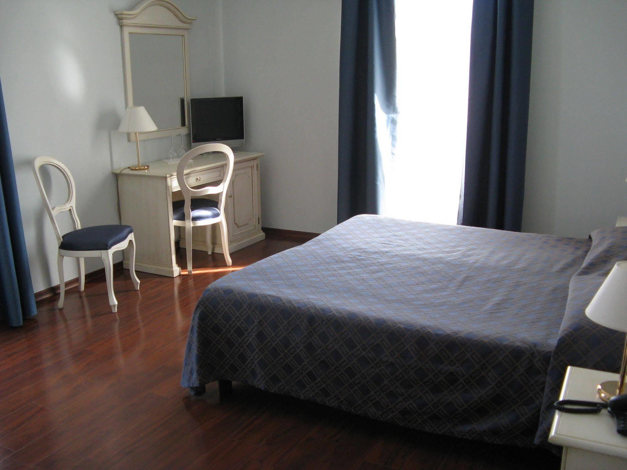איסאו International Hotel מראה חיצוני תמונה